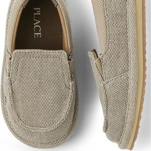 NWT The Children's Place Tan Canvas Casual Slip-On Boat Shoes (Youth Kids 4)